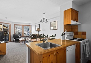 Top Floor in the HEART of Panorama Village | TRUE Ski In/Out | Pools & Hot Tubs