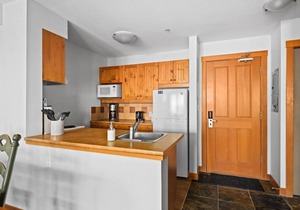 Top Floor in the HEART of Panorama Village | TRUE Ski In/Out | Pools & Hot Tubs