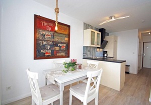 Top modern apartment with direct sea view