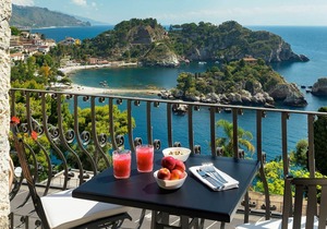 Torre Isola Bella - Apartment by the Sea in Taormina, Sicily.
