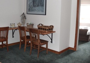 Townhouse near the Timber Quad! with Full Kitchen