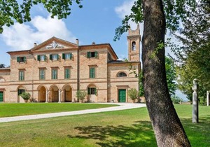 Traditional Villa in Filottrano with Swimming Pool