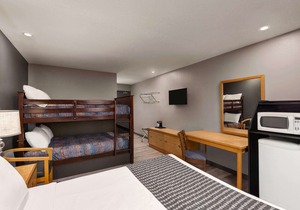 Travelodge by Wyndham Brandon
