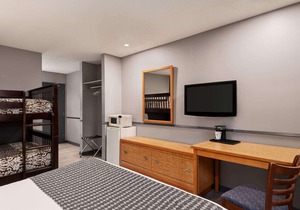 Travelodge by Wyndham Brandon