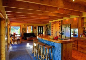 Tree House Lodge Bed & Breakfast