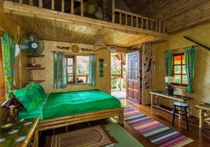 Treehouse Holidays-Lake View