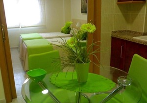 Triple apartment - double and single bed. 2 in Alcoi