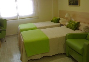 Triple apartment - double and single bed. 3 in Alcoi