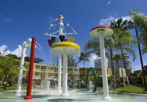 Tropical Escape! Near Contemporary Art Museum, Pool, Jet Skiing, Kayaking, Parasailing