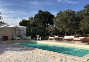 Trullo holiday house Apulia with above ground pool