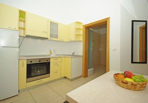 Two bedroom apartment with balcony and sea view Krvavica, Makarska (A-18911-c)