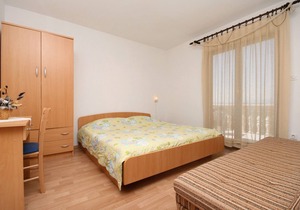 Two bedroom apartment with terrace and sea view Tribulje, Krk (A-5438-a)