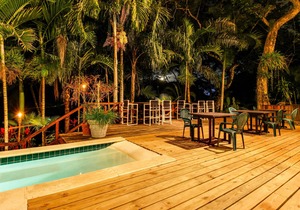 Two Riverfront Suites with Shared Infinity Pool, Balcony Views, WiFi, AC - Dogs OK