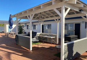 U7 Family friendly accommodation directly across from the Beach, Murchison River