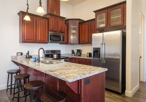 Unique Stay in Downtown Moab! Master Bedroom Climbing Wall - Elevated Bunks