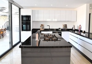 Unlimited 2 - Stunning 6 bedroom villa, Sea views, Heated pool