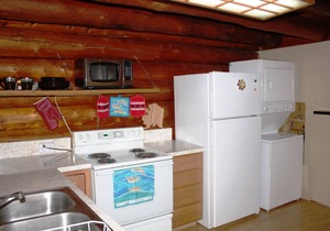 Upper Paradise Log Cabin - Nightly Rental in the Woods