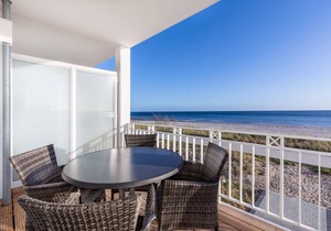 Vacation apartment with a unique panoramic view of the sea and the Baltic Sea beach