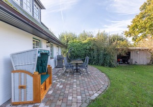 Vacation apartment Kastanienhof Sanddorn in Wisch for up to 3 people