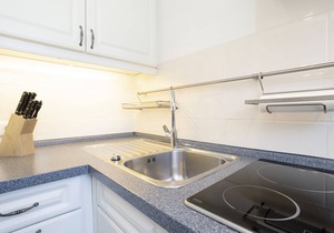 Vacation bungalow with terrace at Zwergenweg 2b in Grömitz-Lensterstrand