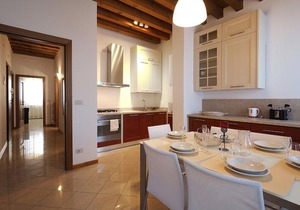 Venetian Style 1