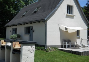 Very comfortable, quiet, cozy cottage, wifi, Sancy near Super Besse
