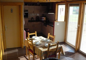 Very lovely bungalow by Eau d’Heure Lakes with pool, beach and water activities