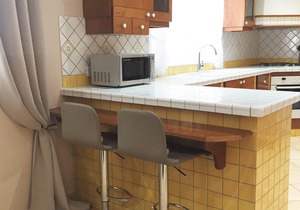 Very spacious and well-lit corner 3 bedroom apartment in Marsaxlokk, sleeps 6