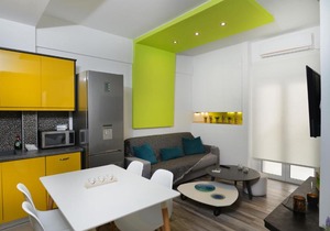 Vibrant flat in Nea Smyrni