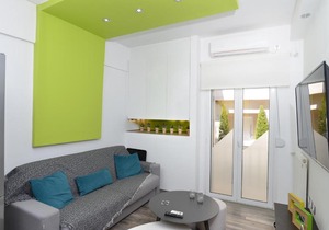 Vibrant flat in Nea Smyrni