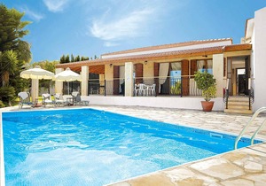 Villa ∙ 3 bedrooms ∙ 6 guests