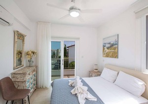 Villa ∙ 3 bedrooms ∙ 6 guests