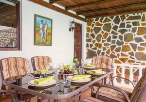 Villa ∙ 3 bedrooms ∙ 6 guests