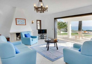 Villa ∙ 3 bedrooms ∙ 6 guests