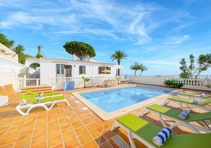 Villa ∙ 3 bedrooms ∙ 6 guests