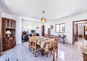Villa ∙ 4 bedrooms ∙ 6 guests