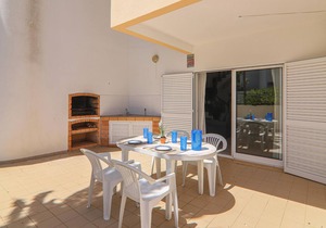 Villa "Aldeia da Galé V3 202" with Pool, Balcony, BBQ, Garden & Tennis Court; Pet Friendly