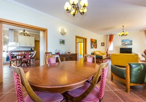 Villa Amarela is a beautiful, spacious villa with private pool
