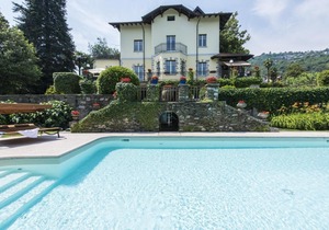 Villa Angela with pool and lake view