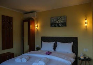 Villa & Apartments Perasto