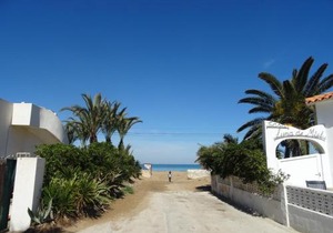 Villa at seafront with private garden-655