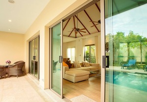 VILLA BOND BY TROPICLOOK