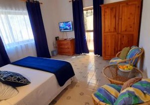 Villa Bronja Studio airconditioned apartment Xlendi