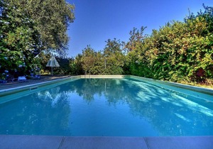 Villa Calesse A, fully refundable with voucher*: A characteristic and welcoming independent house surrounded by meadows and by green hills, with Free WI-FI.