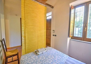 Villa Calesse A, fully refundable with voucher*: A characteristic and welcoming independent house surrounded by meadows and by green hills, with Free WI-FI.