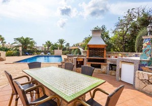 Villa Can Flores