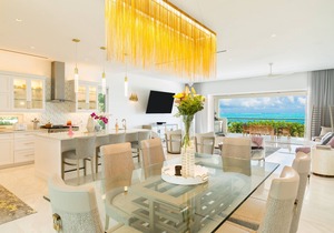 Villa DelEvan 4E/Beachfront 6 bedroom house on the Grace Bay Beach,
