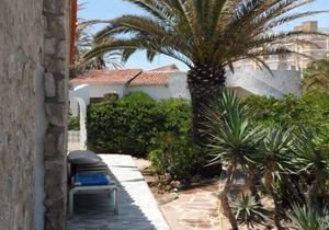 Villa directly on the sandy beach in the beautiful coastal town of Denia.