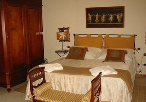 Villa Floriana C, fully refundable with voucher*: An elegant and welcoming apartment immersed in a splendid landscape, in the heart of a wonderful little town, with Free WI-FI.
