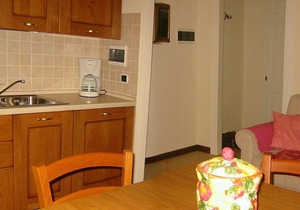 Villa Floriana E: An elegant and welcoming apartment immersed in a splendid landscape, in the heart of a wonderful little town, with Free WI-FI.